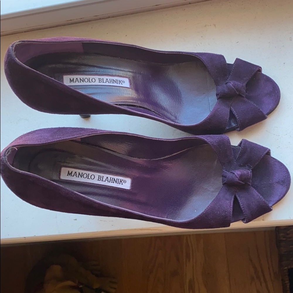 Manolo Blahnik Knotted Peep Toe Heels, Size 39